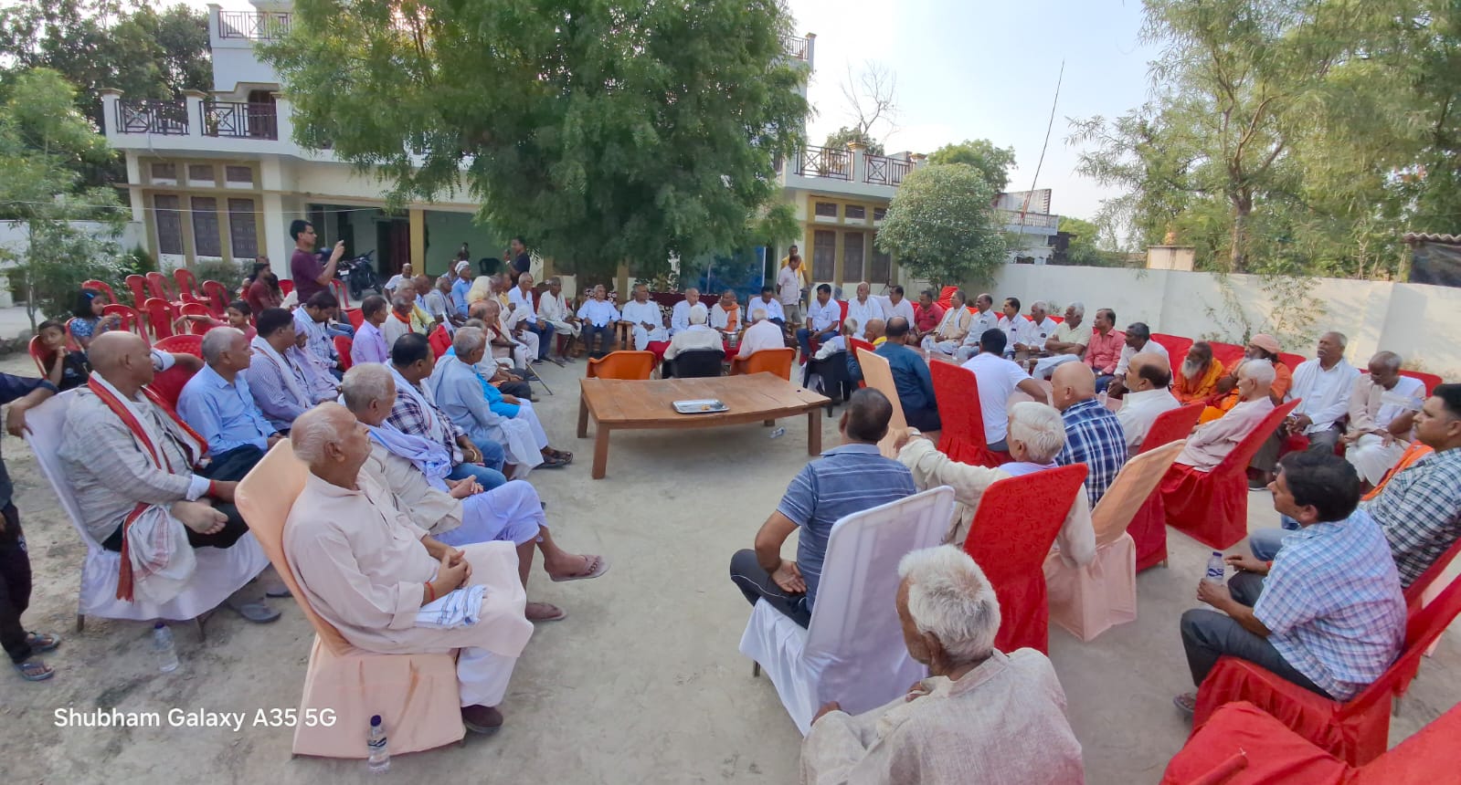 महंगूपुर में “एक शाम बुजुर्गों के नाम” कार्यक्रम संपन्न, बुजुर्गों को मिला विशेष सम्मान