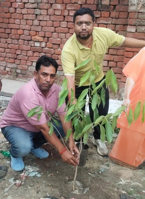 मुख्यमंत्री योगी आदित्यनाथ का 53वां जन्मदिन रायबरेली में उत्साहपूर्वक मनाया गया