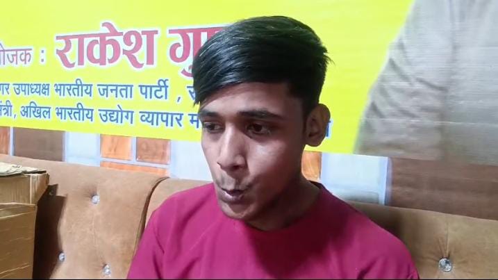 72 आवाजों का जादूगर विवेक आज भी पहचान को तरस रहा है