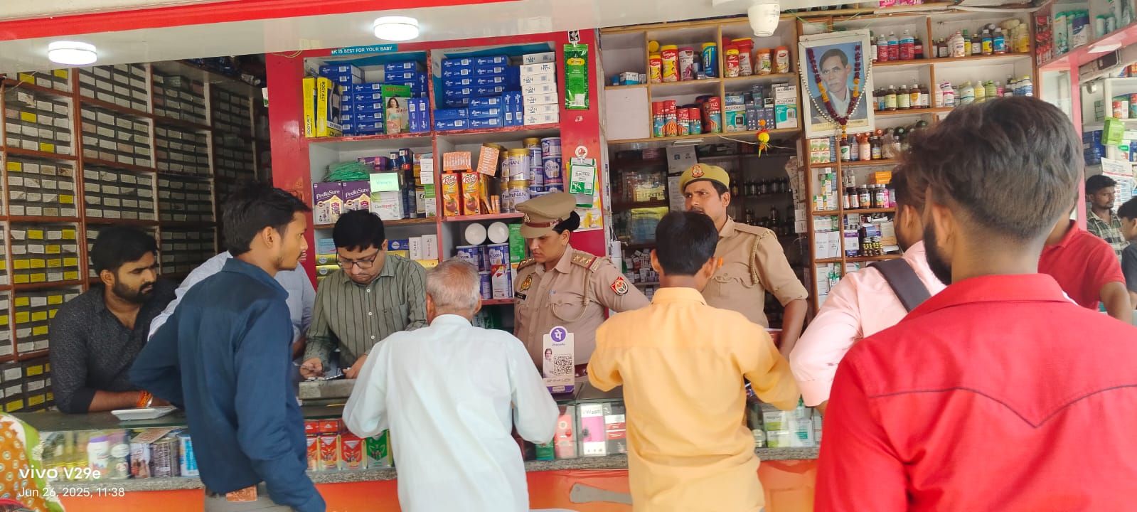 रायबरेली: ड्रग इंस्पेक्टर की छापेमारी से मेडिकल स्टोरों में हड़कंप, कई दुकानों को नोटिस