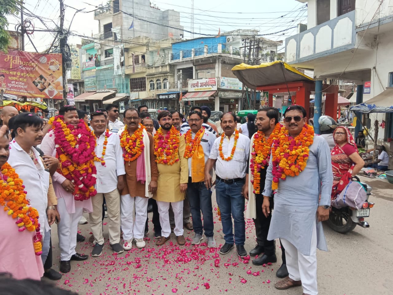 रायबरेली के व्यापारियों ने किया भव्य स्वागत: प्रभाकर गुप्ता बने नए जिला अध्यक्ष, शहर में छाया उत्सा