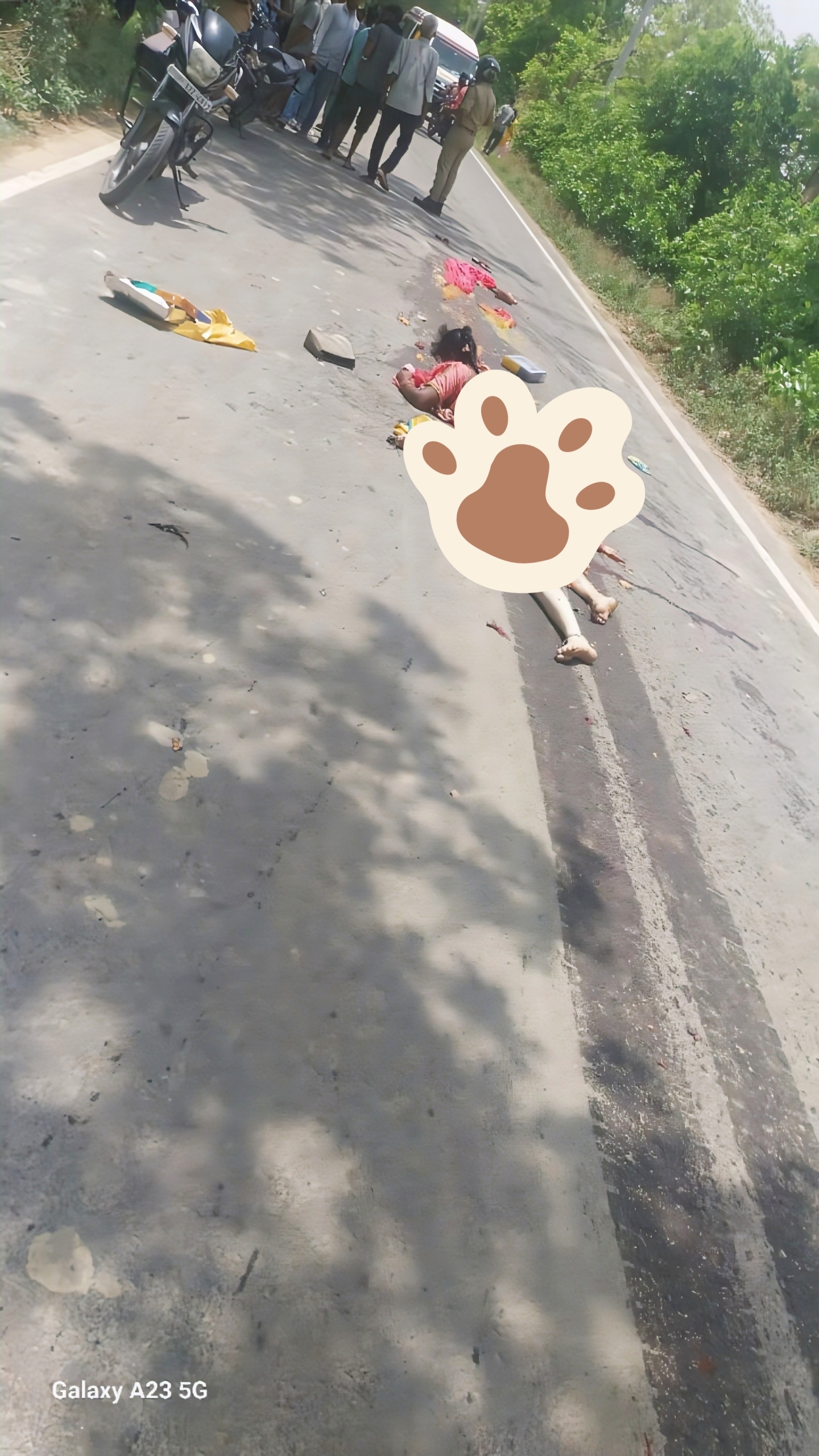 रायबरेली में दर्दनाक हादसा: ट्रक ने ननद-भाभी को कुचला, मासूम बच्चा चमत्कारिक रूप से बचा