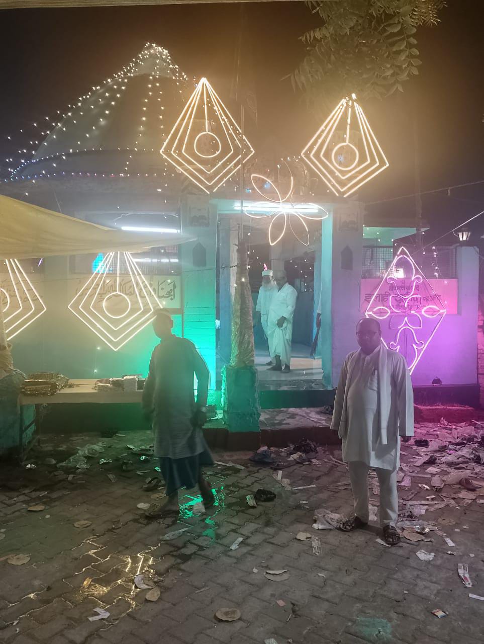 शहीद बाबा रह.अ. के 101वें उर्स में सूफियाना रंग, रातभर गूंजती रही कव्वाली, अमन-चैन की मांगी गई दुआ