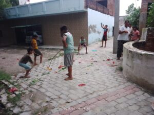 रायबरेली के रोझइया गांव में नाग पंचमी पर “गुड़िया का त्योहार”, बच्चों और युवाओं में दिखा जबरदस्त उत्साह