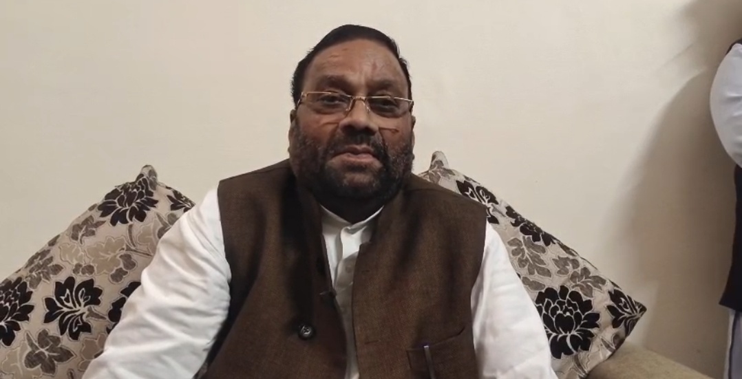 स्कूलों के विलय पर बवाल: रायबरेली में स्वामी प्रसाद मौर्य ने सरकार को घेरा, बोले – “शिक्षा नहीं, ठेके खोल रही है सरकार”