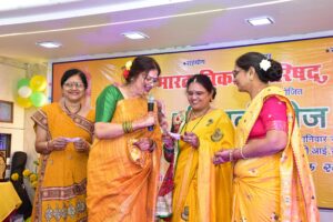 हरियाली तीज पर खिला सांस्कृतिक सौंदर्य: किरन मिश्रा बनीं तीज क्वीन, भारत विकास परिषद का आयोजन रहा आकर्षण का केंद्र