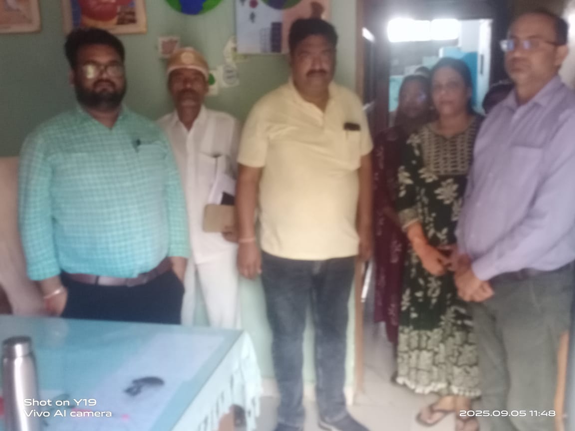 तहसीलदार आशुतोष पाण्डेय का निरीक्षण, कस्तूरबा गांधी विद्यालय जफरापुर में साफ-सफाई और Practical Education पर जोर