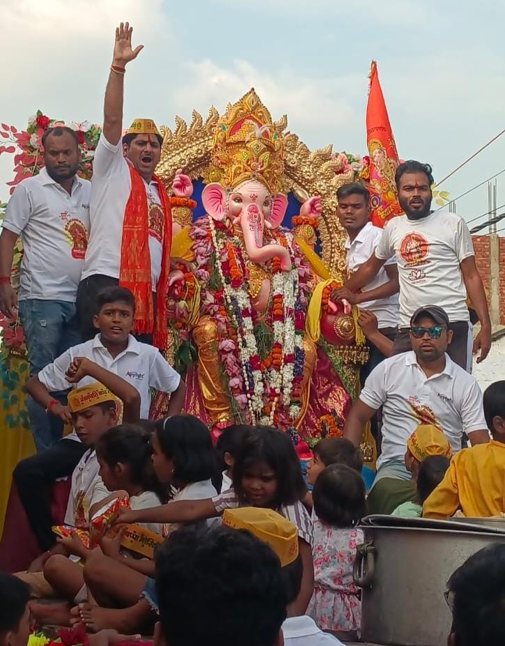 51 वर्षों की परंपरा के साथ गणपति बप्पा का भव्य विसर्जन शोभायात्रा, हजारों श्रद्धालुओं ने दी भावभीनी विदाई