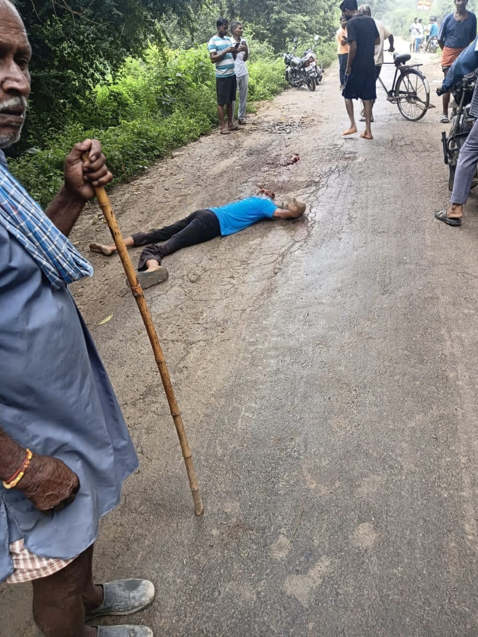 डंपर की चपेट में अधेड़ की मौत, आक्रोशित ग्रामीणों का जाम, भारी पुलिस बल तैनात