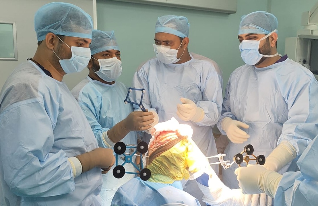 एम्स रायबरेली में रोबोटिक तकनीक से घुटना प्रत्यारोपण, ऑर्थोपेडिक इलाज में रचा गया नया इतिहास