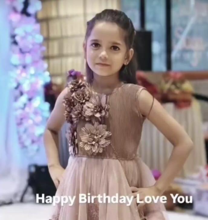 लखनऊ में धूमधाम से मना जीवा बिटिया का बर्थडे, ढोल-डीजे और रोशनी से सजा पूरा घर; रिश्तेदारों और मोहल्ले वालों ने दिया ढेर सारा आशीर्वाद