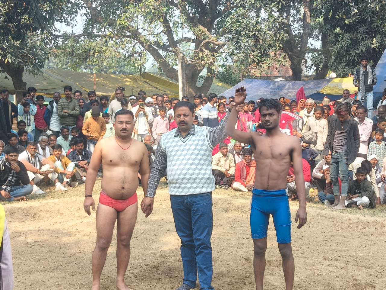 रायबरेली के इस गांव में बसंत पंचमी पर ऐसा क्या हुआ कि सुबह से ही उमड़ पड़ा जनसैलाब?